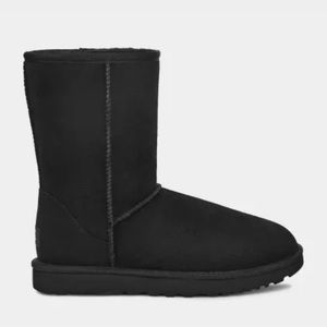 BRAND NEW AND NEVER WORN.  UGGS Classic Short II, Black leather, size 8.
